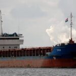 Bloomberg: Танкеры «теневого флота» РФ начали обходить шведские воды после проверок