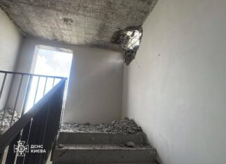 Новостройка на Лукьяновке устояла после попадания дрона