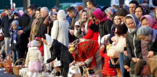 Золотые крашанки, покупные паски и поросенок в ночвах: этнограф рассказал, как украинцы праздновали Пасху