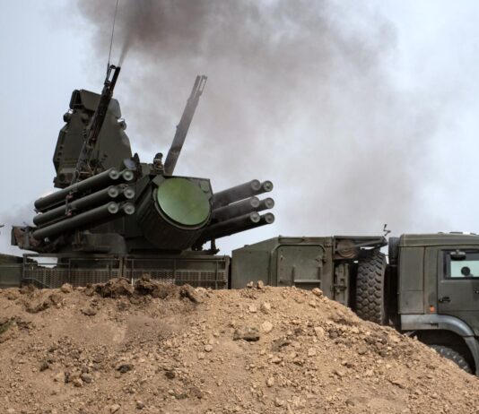 У России не хватает «Панцирей»: зачем враг начал создавать гибридные системы ПВО, — «Флеш»