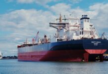 Эстония не будет задерживать суда «теневого флота» РФ: Таллинн считает это рискованным