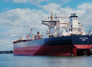 Эстония не будет задерживать суда «теневого флота» РФ: Таллинн считает это рискованным