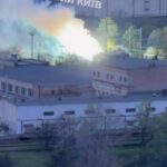 В Киеве загорелся трансформатор: сообщают о перепадах напряжения (видео)