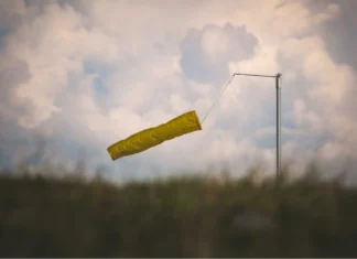 Буря на Херсонщині. Що відомо про погіршення погоди 26 квітня?