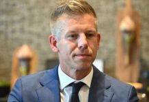 Мадяр планирует обсуждать возврат Венгрией денег Ощадбанка после принесения присяги премьера