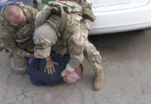 На окупованій Херсонщині засудили чоловіка, який нібито підпалив танк у березні 2022 року