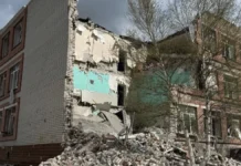 Військові РФ атакували КАБами Степанівку на Херсонщині. Пошкоджені школа і лікарня, є поранені