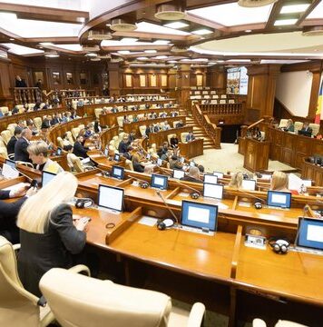 Парламент Молдовы принял окончательное решение о выходе страны из СНГ