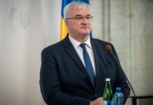 Сибига: Учитывая данные об общении определенных лиц с российскими патронами, может, время включать их в следующие санкционные пакеты