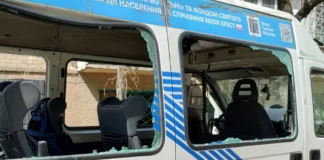 Дрон атакував соціальне таксі та евакуаційну автівку ГО «Сильні бо вільні» в Херсоні. ФОТО