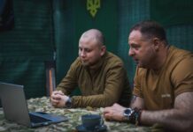 Ермак познакомил бригаду Нацгвардии «Спартан» с автором песни «Смарагдове небо» Drevo (видео)