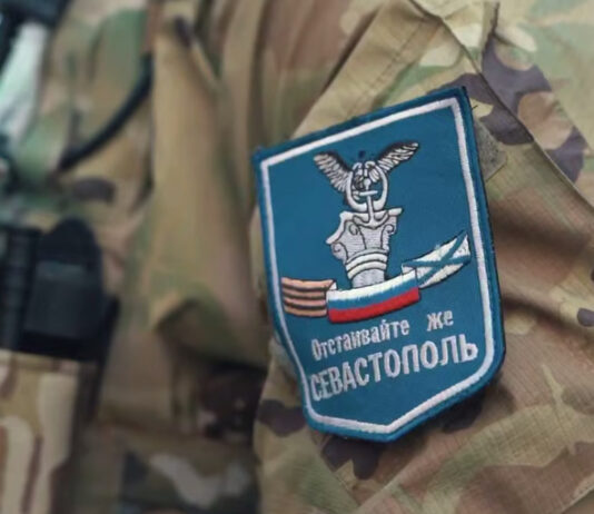 «Сейчас идет защита города»: из-за атак ВСУ в оккупированном Севастополе начался набор жителей в «отряды обороны»
