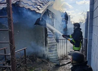 У Херсоні та Комишанах за добу сталося 8 пожеж через атаки дронів