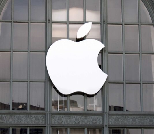 Apple — 50 лет: топ-5 малоизвестных фактов о компании, изменившей мир (фото, видео)