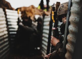 «Просто лицемерие»: военный объяснил, зачем Путину перемирие на 9 мая