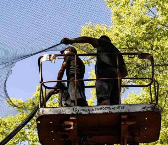 Скільки людей працює над закриттям доріг та об’єктів сітками на Херсонщині