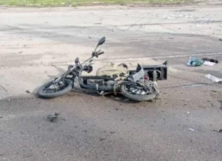 У передмісті Херсона через російський удар загинули люди, які їхали на мопеді.ОНОВЛЕНО