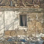 Російські військові атакували селище в передмісті Херсона, згоріли будинки. ФОТО