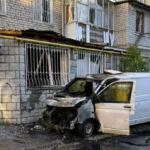 У Херсоні дрон вдарив по цивільному авто. Поранений чоловік