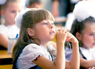 З 1 вересня у Херсоні призупиняють роботу десятки закладів освіти: що відомо