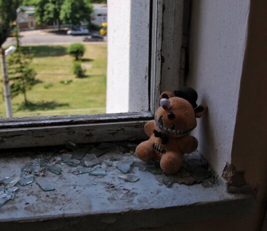 Внаслідок російських обстрілів Херсона дитина дістала поранення