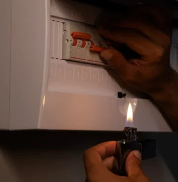 Частина жителів Херсонщини залишилася без світла через обстріли інфраструктури російськими військами