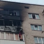 У Херсоні внаслідок російської атаки загорілась квартира. ВІДЕО