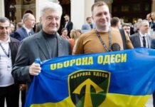 Порошенко и Зеленский во время встречи говорили о путях окончания войны