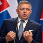 «Все спрашивают, что он сказал»: Фицо признался, что обсуждает Путина в туалетах Брюсселя