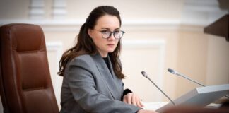 Правительство анонсировало программу стажировки для людей старше 50 лет. О чем идет речь