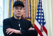 Bloomberg: Белый дом пригласил Маска и Кука в поездку Трампа в Китай