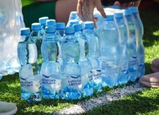 Производители «Карпатської джерельної» и Aqua Karpaty изменили этикетку по требованию АМКУ – фото