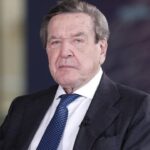 Правительство ФРГ отклонило предложение Путина об участии Шредера в переговорах как «фиктивное»