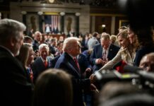 Битва за Конгресс США: что не так с промежуточными выборами и почему Трамп идет на крайние меры