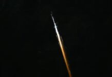 Астронавт NASA увидел яркий взрыв в атмосфере Земли с Международной космической станции (фото)