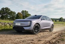 Цена $40 000 и запас хода 750 км: в продажу поступил мощный электрокроссовер Audi (фото)
