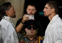 Усик показал рекордный вес во время взвешивания накануне боя с Верховеном