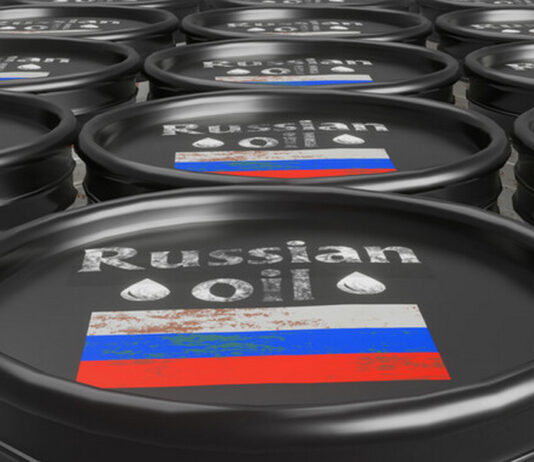 РФ рекордно зарабатывает на экспорте нефти, несмотря на украинские удары: кто ее покупает больше всего, — СМИ