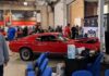 Коллекционный Ford Mustang 70-х попал в ДТП прямо во время продажи на аукционе (видео)