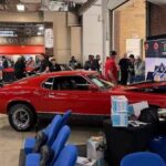 Коллекционный Ford Mustang 70-х попал в ДТП прямо во время продажи на аукционе (видео)