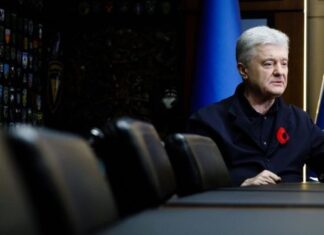 Порошенко о выходе РФ из переговоров: Путин никогда не хотел мира, его нужно принудить к этому силой
