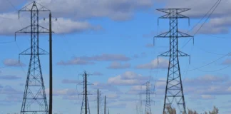 Росіяни повідомляють про аварійні відключення світла на лівобережжі Херсонщини