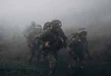 Грошове забезпечення й терміни служби. Зеленський розповів про реформу армії