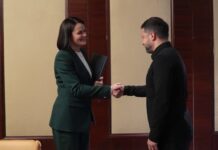 Зеленский обсудил с Тихановской попытки России втянуть еще больше Беларусь в войну против Украины