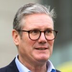 Стармер сообщил ближайшим соратникам о намерении уйти в отставку и объявить график передачи власти – СМИ