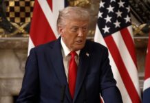 Трамп заявил, что только ему и еще нескольким людям известно о ходе переговоров с Ираном