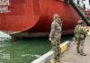 Зеленский ввел в действие санкции против 29 торговых судов, осуществляющих перевозки военных грузов для РФ