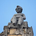 Фото статуї янгола на херсонському готелі «Європейський» серед переможців спецномінації «Вікі любить пам’ятки»