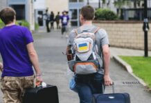 Без этого не смогут уехать: в Раде предлагают обязать парней 18-22 лет проходить БЗВП