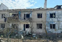 Російська армія з артилерії вдарила по лікарні у Білозерці, є поранений